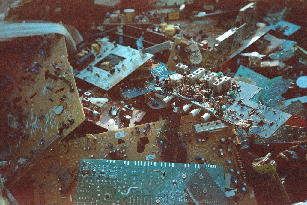 Photograph of e-waste. (Image published under a CC0-1.0 public domain license.)